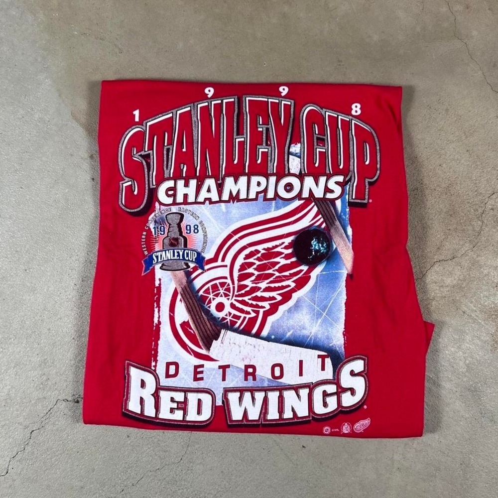 Vintage Detroit Red Wings red tshirt  1998 Stanley Cup Champions  Mens size XL